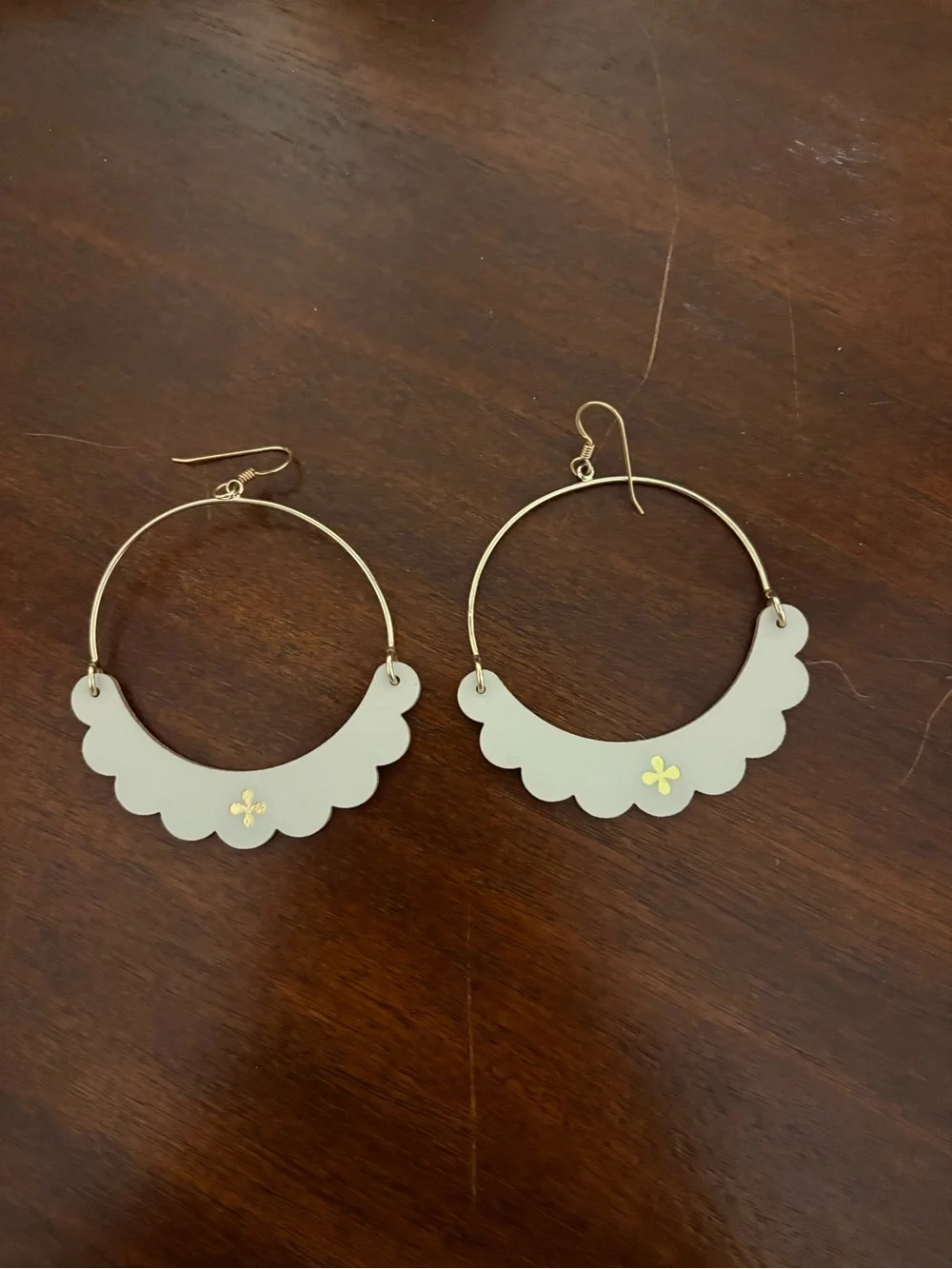 Nickel and suede elegant gold
